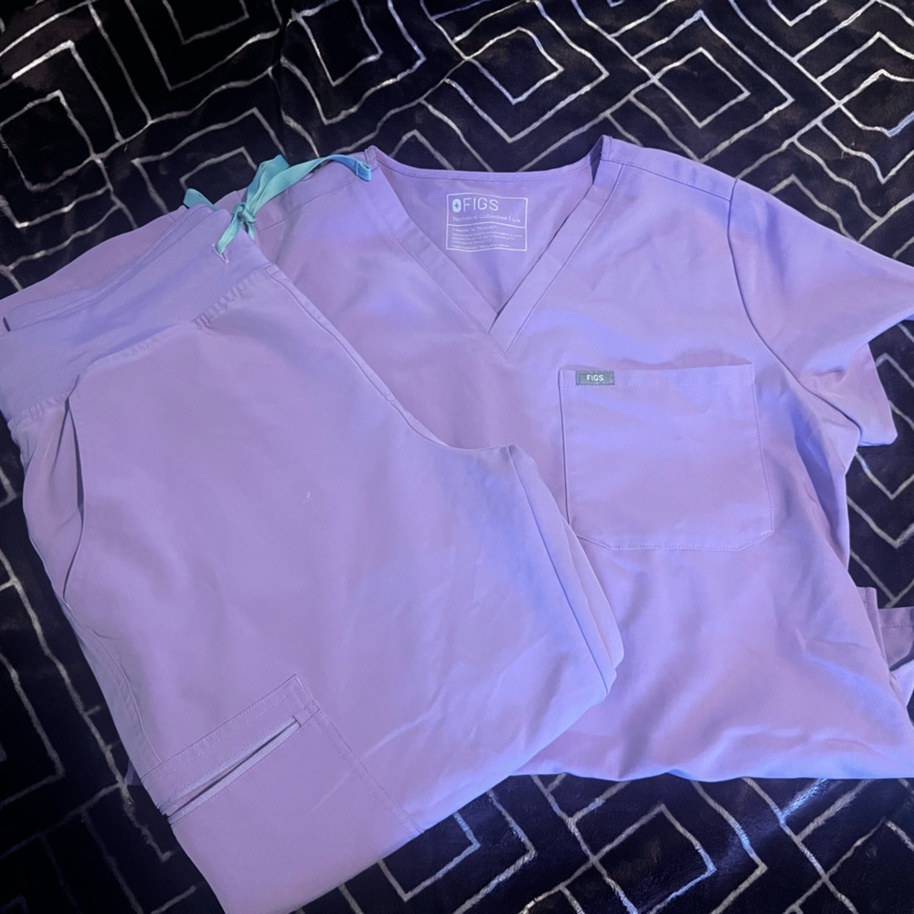 Figs Lilac Dawn Scrub Set (PO#3146 pants, PO#2914 top)